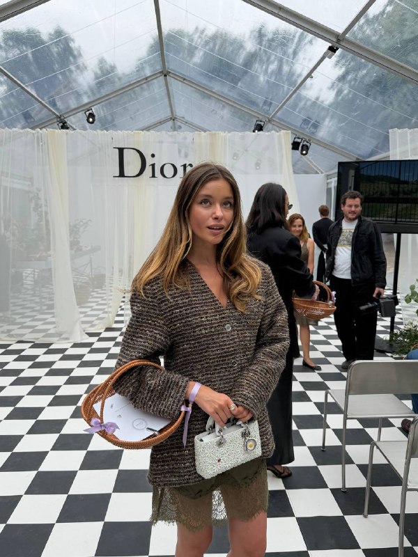 Dior Beauty в саду Тюллери: шатёр, чай и сервировка
